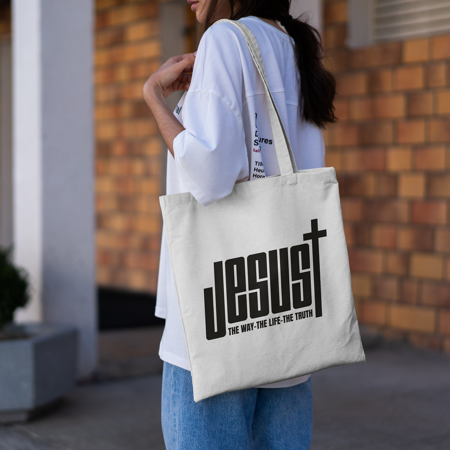 Jesus is the way Tote bag